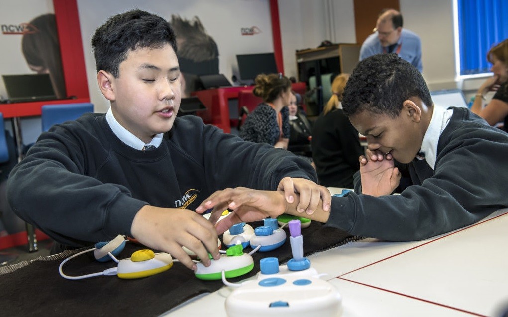 microsoft to help introduce visually impaired students to coding help for the visually impaired