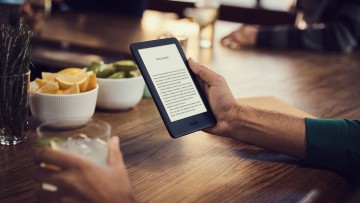 1553092388_all-new_kindle_cafe