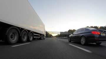 1553101304_asphalt-car-clear-sky-192364