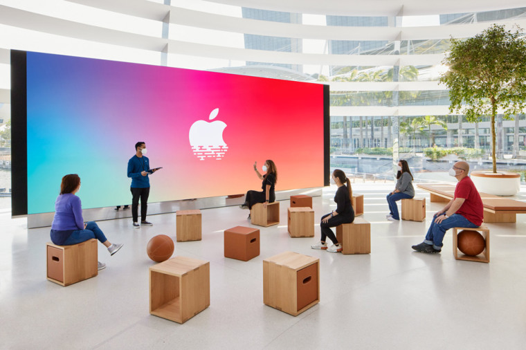 Apple Inc. has reinstated mask mandates and crowd control amidst resurging COVID in US - Vimarsana News