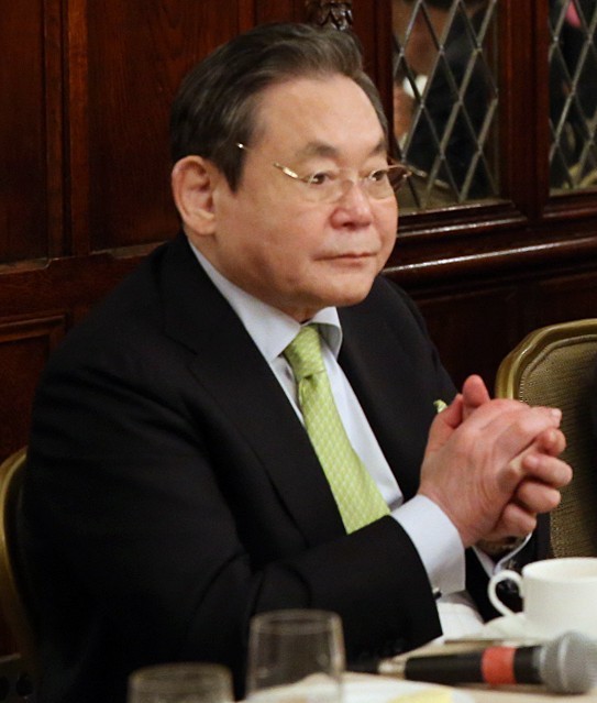A picture of Lee Kun-hee