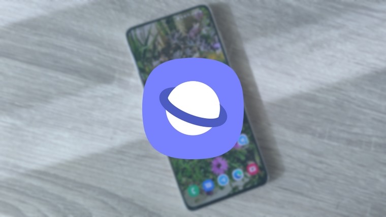 Samsung Internet logo on top of a picture of a Galaxy S21 smartphone