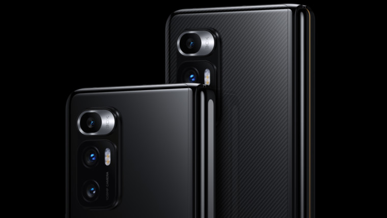 Back panel of the Xiaomi Mi Mix Fold in black showing off its triple camera setup