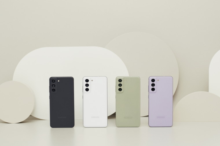 Samsung&039s S21 FE 5G Smartphones