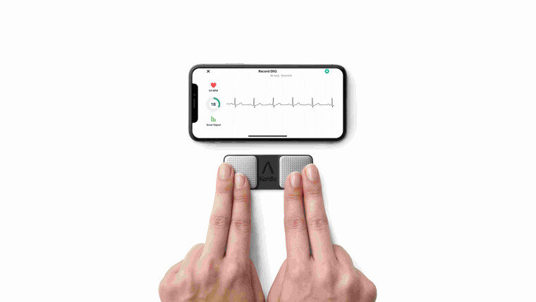 The KardiaMobile device and the smartphone app