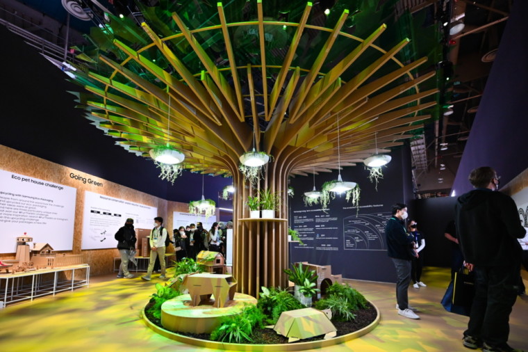 Samsung&039s Eco-packaging setup at CES 2022