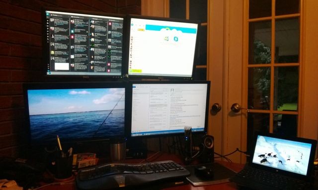 Someone Has Made A Surface Pro Workstation Setup With Four Pc Monitors Neowin